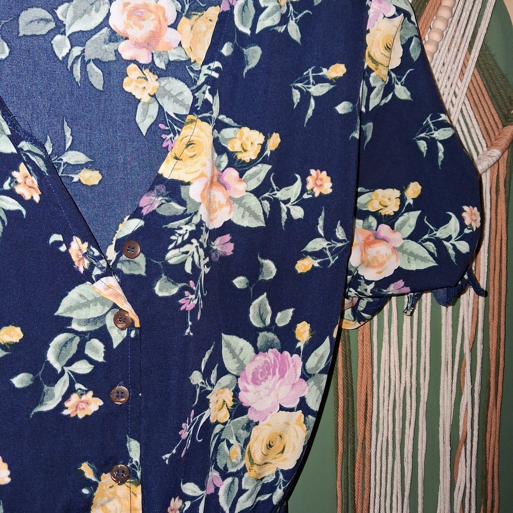 Navy Floral Midi Dress with Tie Neck and Short Sleeves - Picture 4 of 6